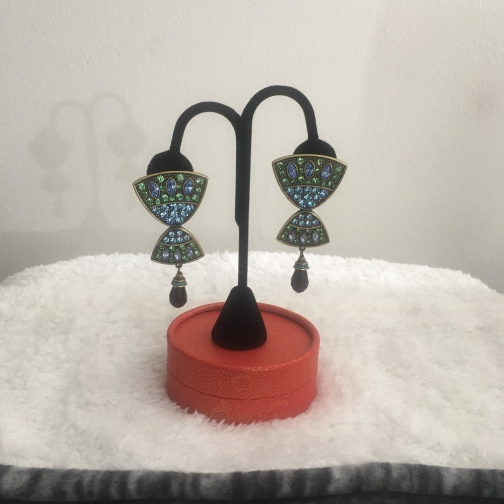 LaVintage Custom Bell Shape Clip on Earrings - Picture 3 of 9